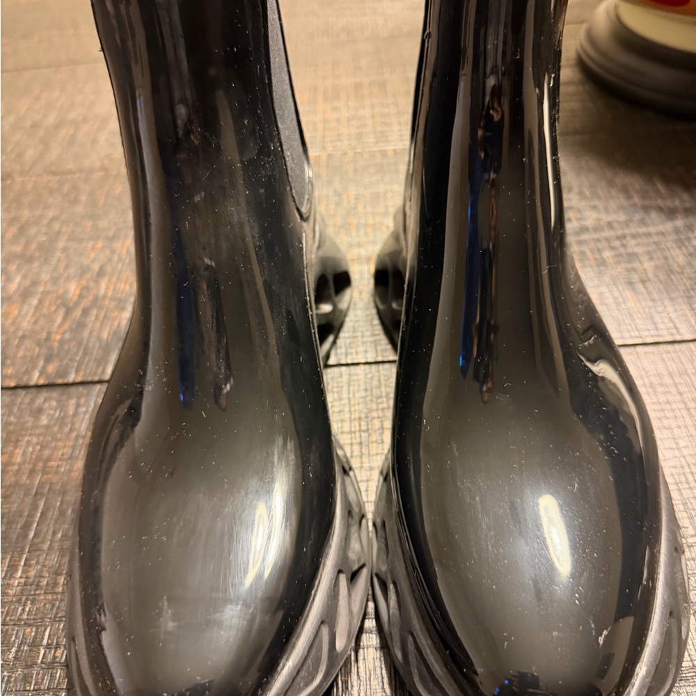 Spring Step Shiny Black Boots